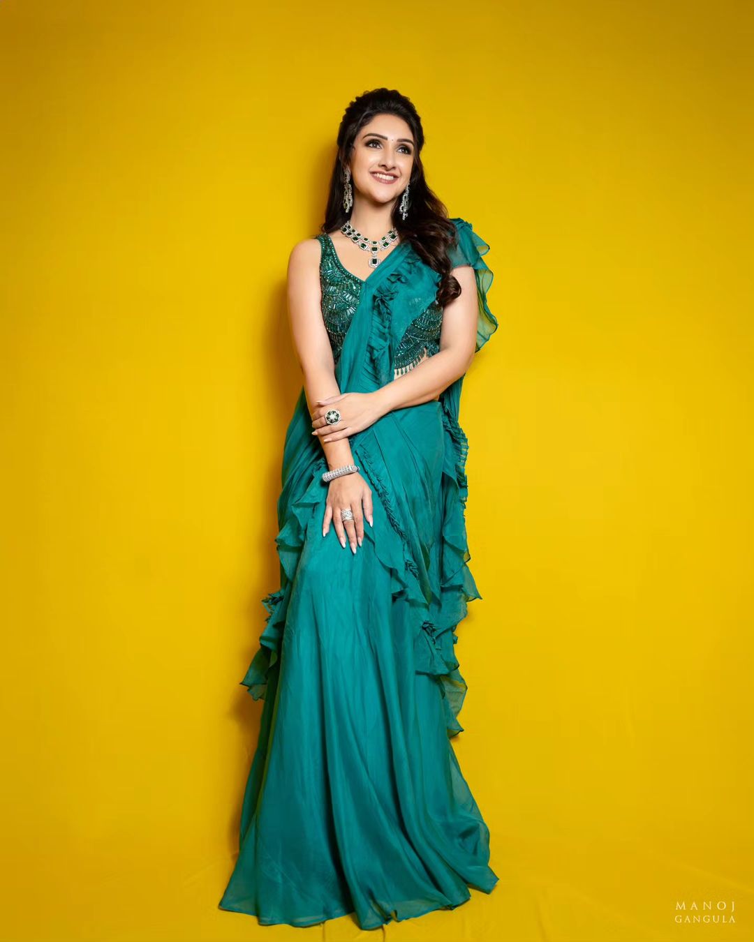 TELUGU TV ACTRESS SRIDEVI VIJAYKUMAR IMAGES IN GREEN SAREE BLOUSE 6